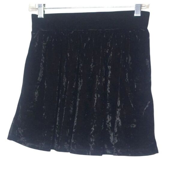 L'Amour Womens Velvet Mini Skirt M Black Crushed Elastic Flowy Lined Skater - Picture 4 of 8